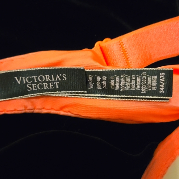 Victoria Secret padded bra - Picture 3 of 4